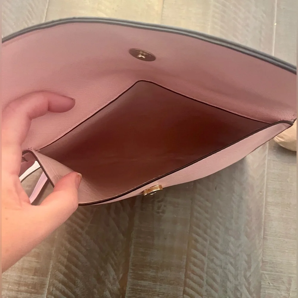 Boutique Pink Wristlet Bag- NEW!